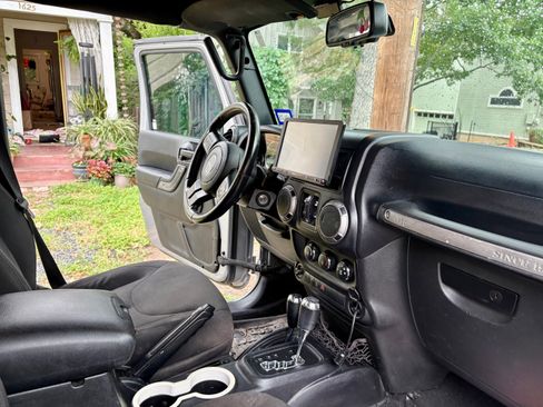Used 2016 Jeep Wrangler Unlimited Sport w/ Quick Order Package 24S AWD/4WD image 9
