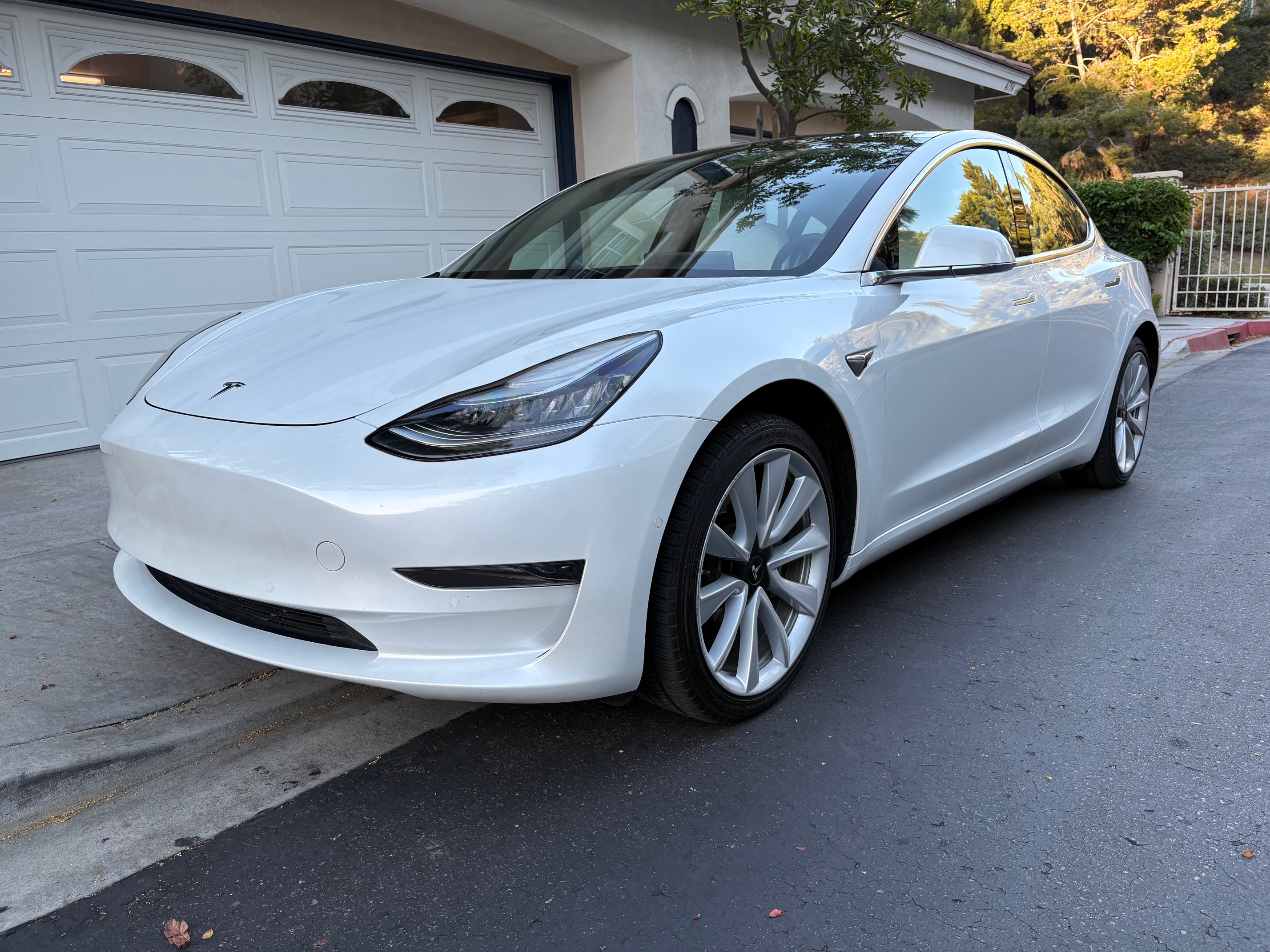 Used 2020 Tesla Model 3 Standard Range Plus RWD image 2