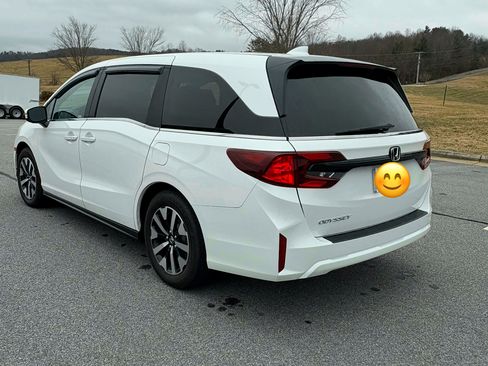 Used 2025 Honda Odyssey EX-L image 2
