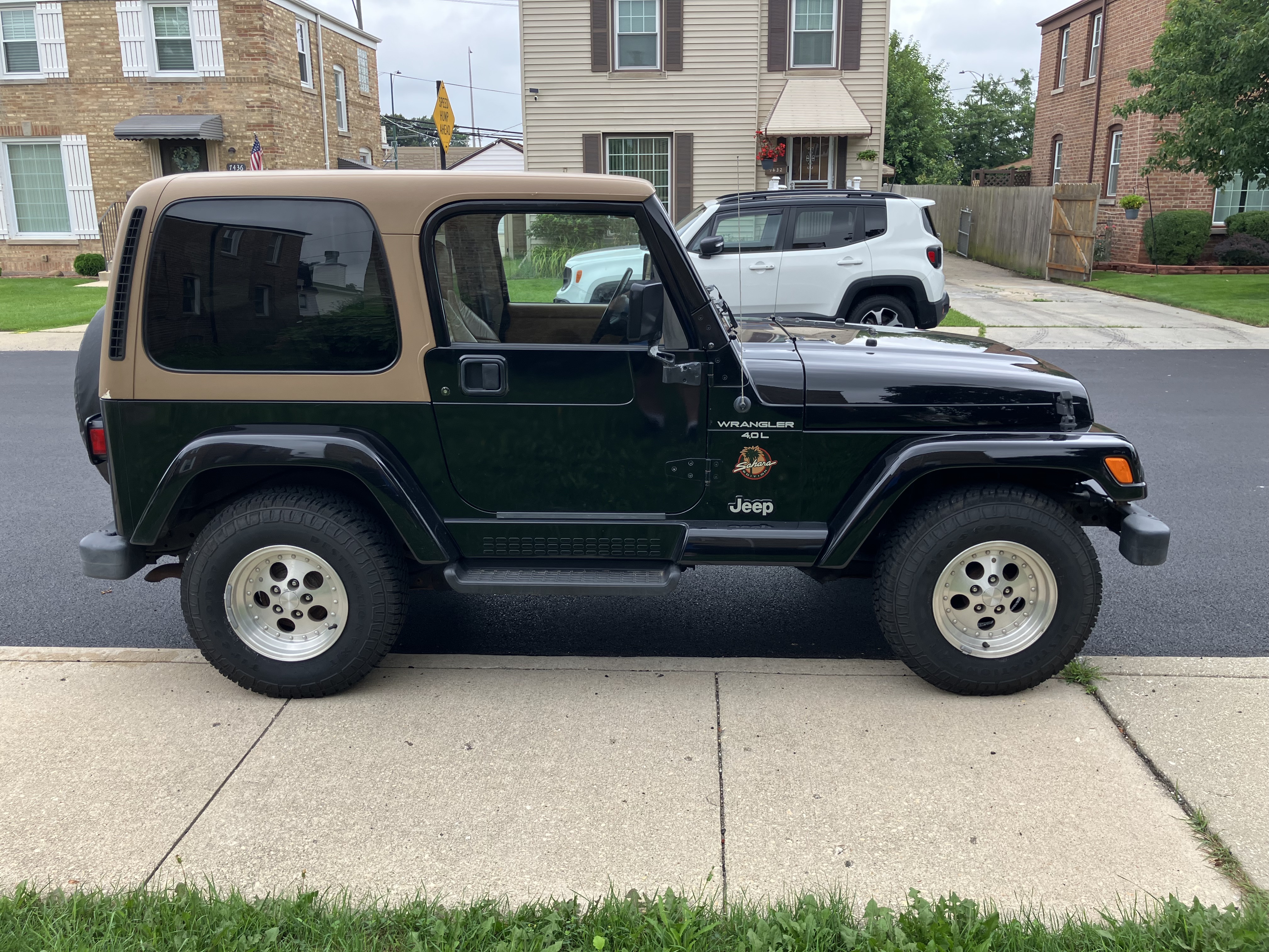 Used 1998 Jeep Wrangler Sahara AWD/4WD image 4