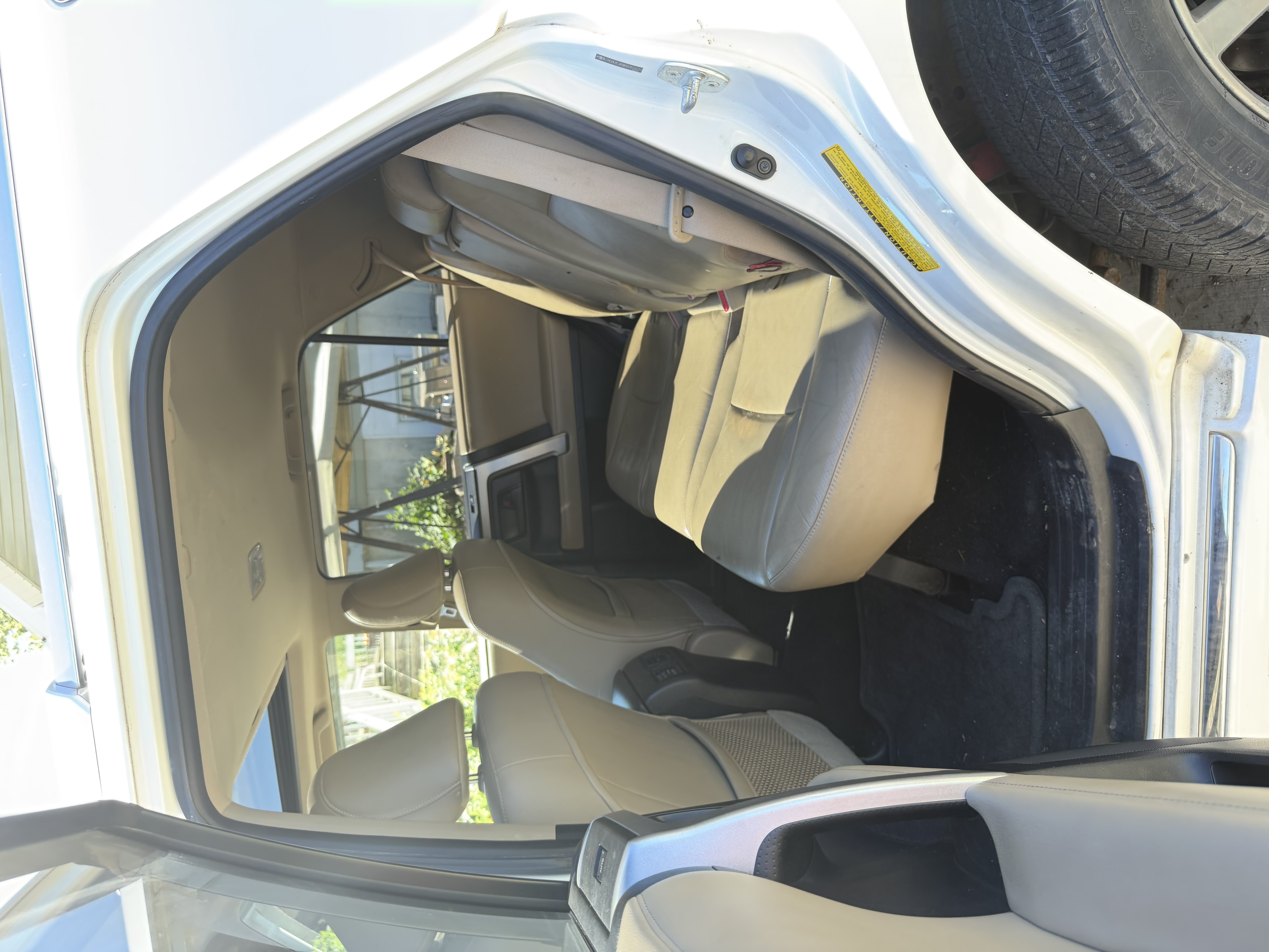Used 2011 Toyota 4Runner Limited AWD/4WD image 9