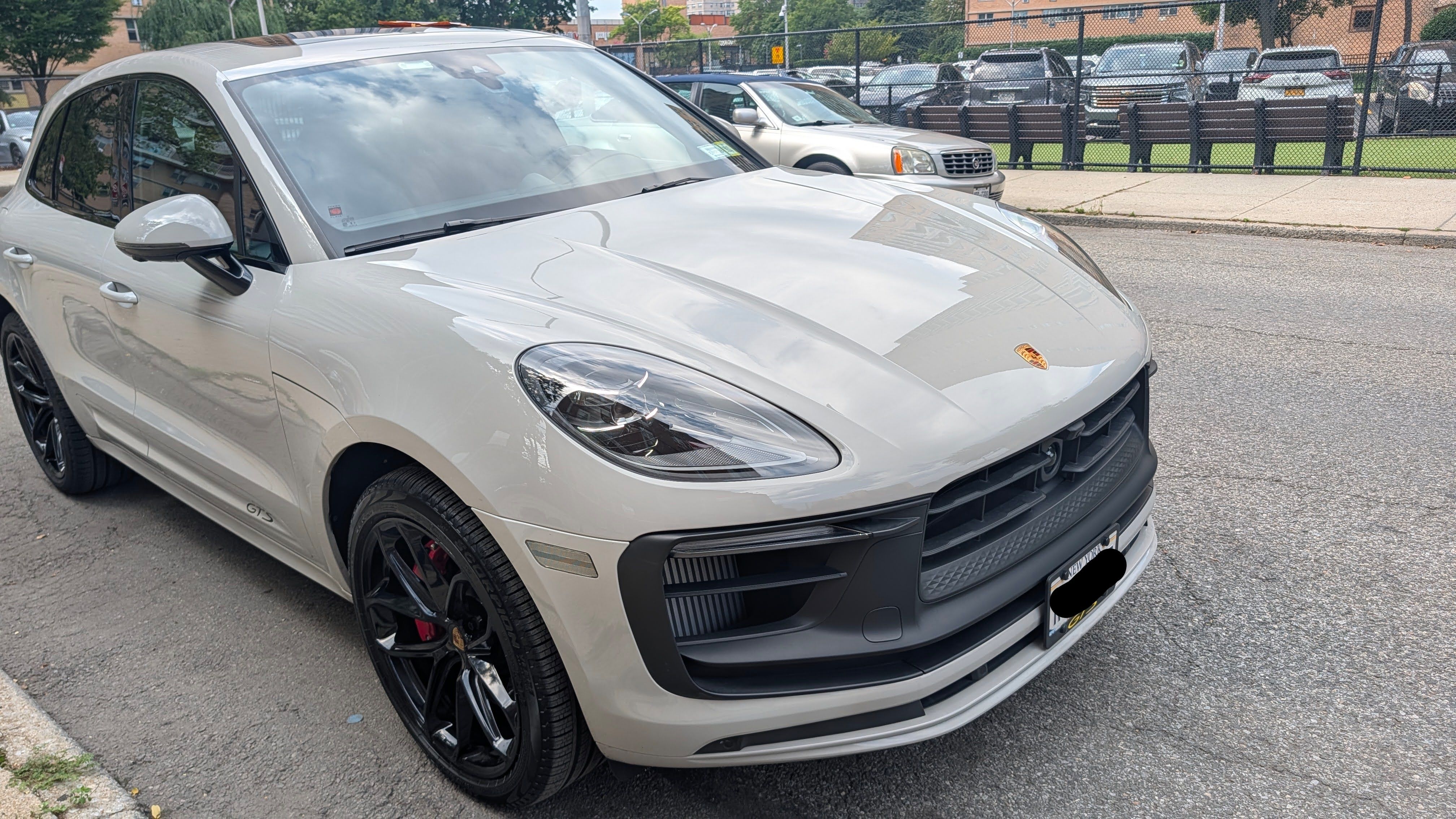 Used 2025 Porsche Macan GTS AWD/4WD image 4