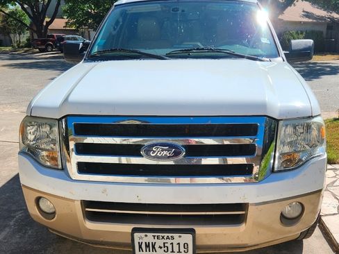 Used 2012 Ford Expedition XLT image 6