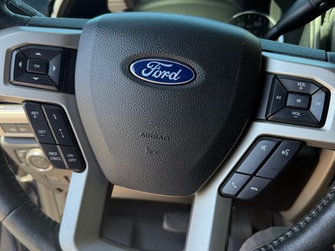 Used 2019 Ford F250 Lariat w/ Lariat Ultimate Package AWD/4WD image 9