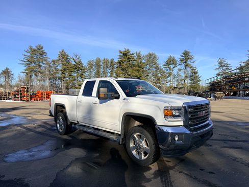 Used 2019 GMC Sierra 2500 SLE image 4
