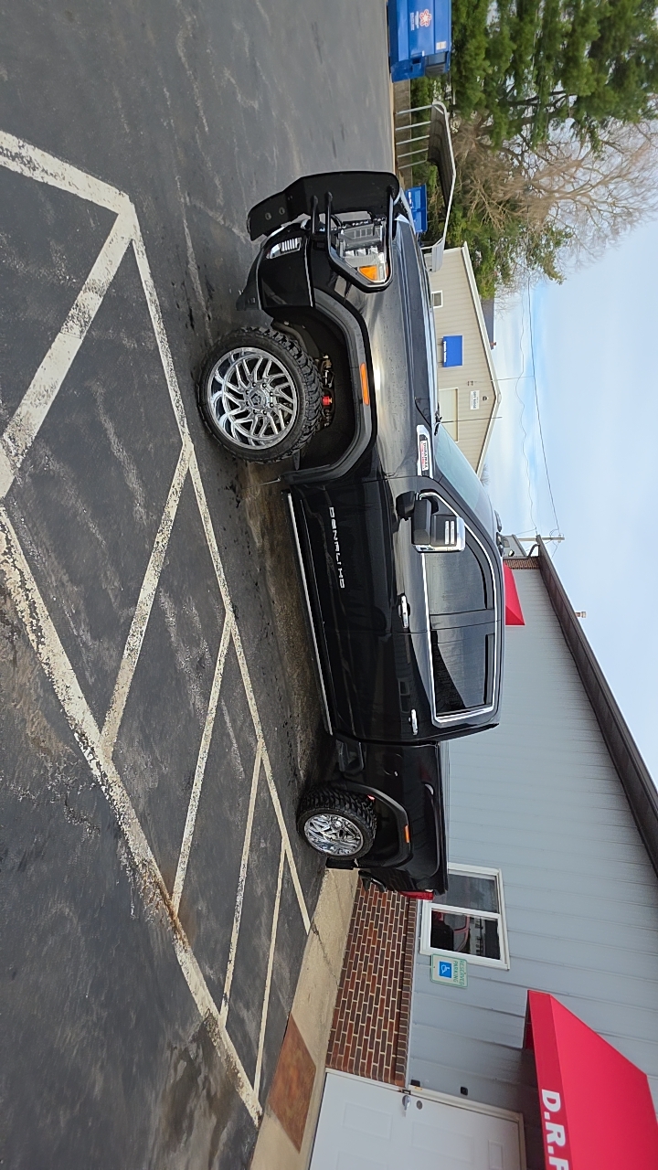 Used 2021 GMC Sierra 2500 Denali w/ Denali Black Diamond Edition AWD/4WD image 14