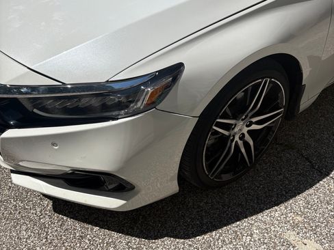 Used 2021 Honda Accord Touring image 4