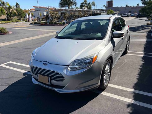 Used 2014 Ford Focus Electric Hatchback image 4
