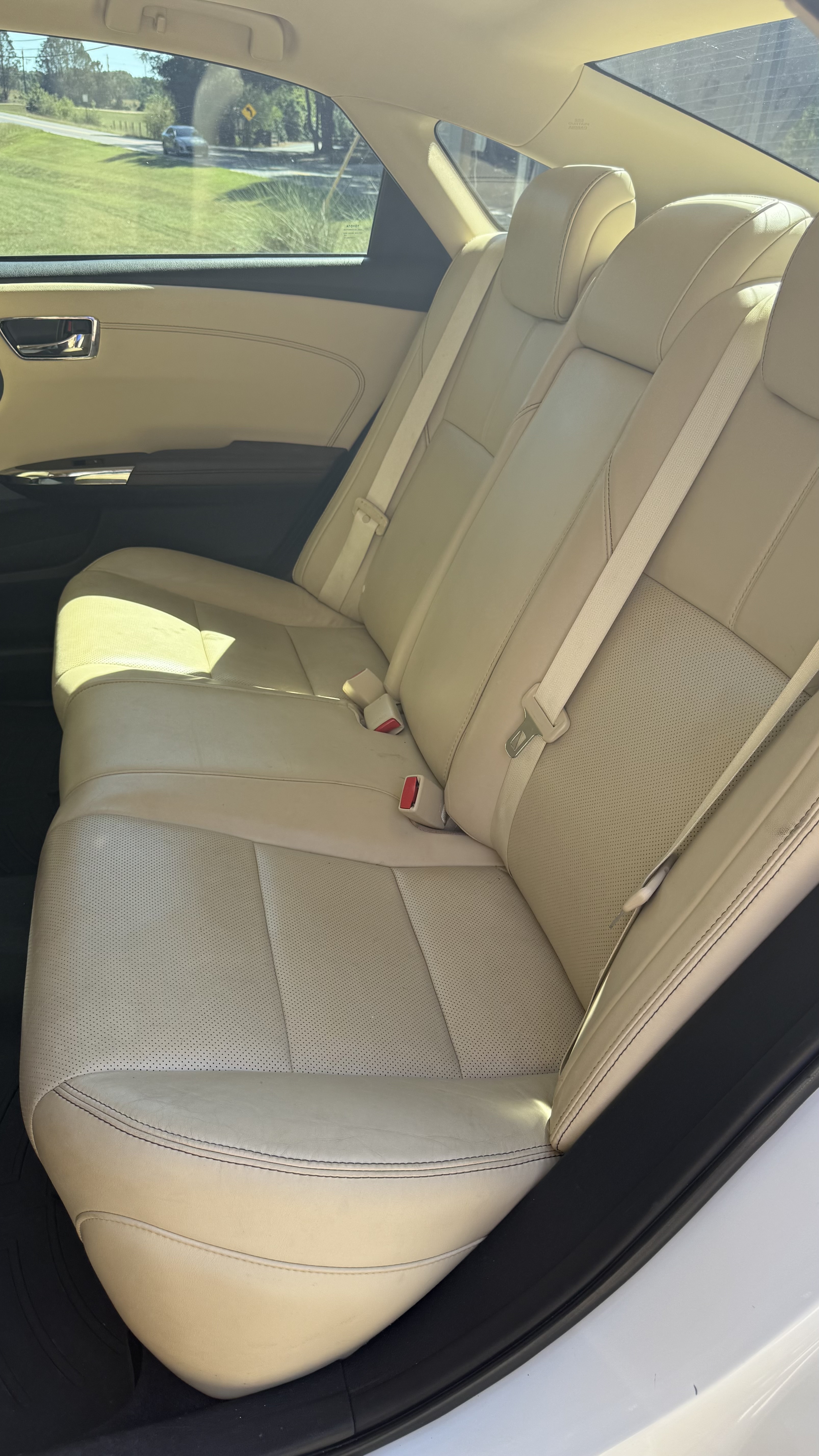 Used 2015 Toyota Avalon Limited FWD image 19