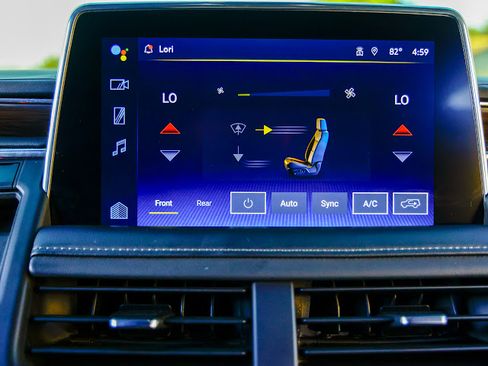 Used 2022 Chevrolet Suburban Z71 w/ Z71 Off-Road Package image 17