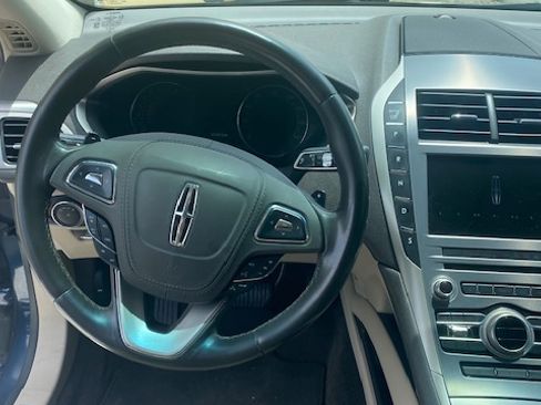 Used 2017 Lincoln MKZ Premiere FWD image 28