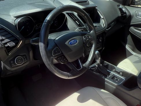 Used 2018 Ford Escape SEL w/ SEL Sport Appearance Package AWD/4WD image 5
