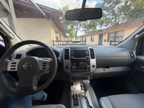Used 2016 Nissan Frontier SV w/ SV Value Truck Package RWD image 11