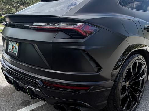 Used 2022 Lamborghini Urus AWD/4WD image 10