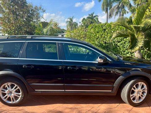 Used 2016 Volvo XC70 T5 Premier image 1