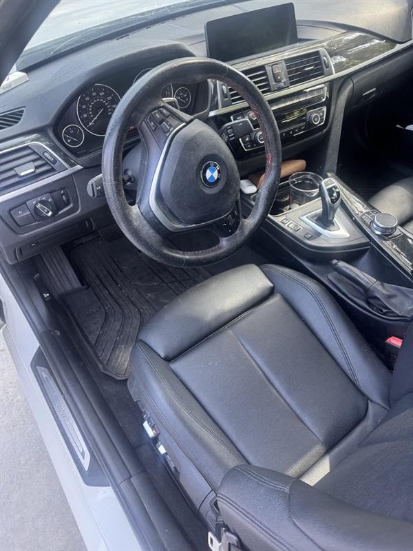 Used 2018 BMW 330i Sedan w/ Convenience Package RWD image 4