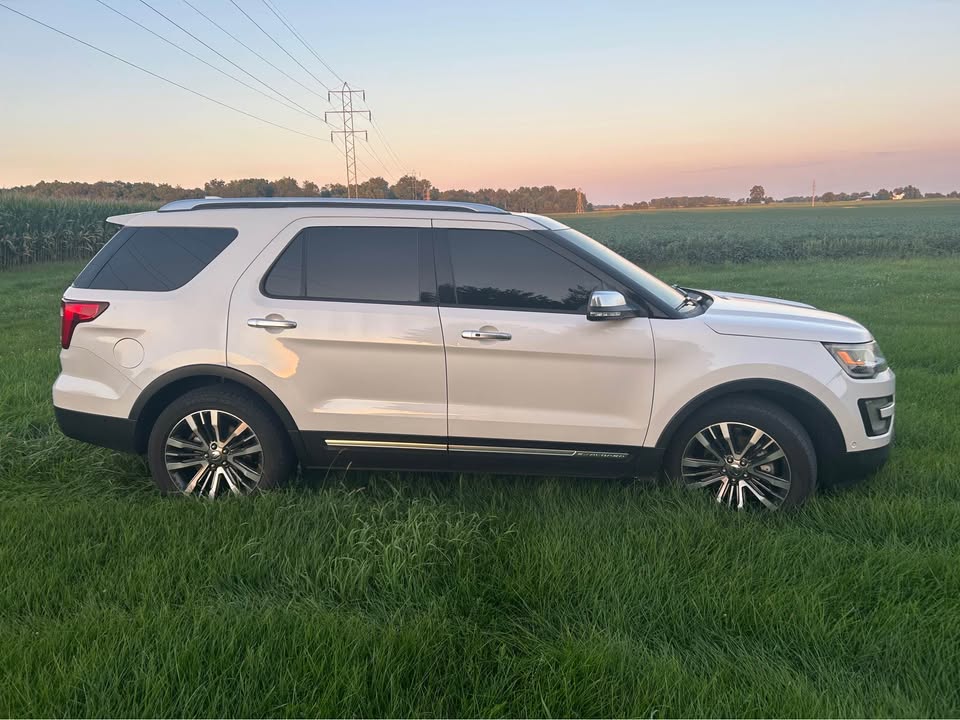 Used 2016 Ford Explorer Platinum AWD/4WD image 4