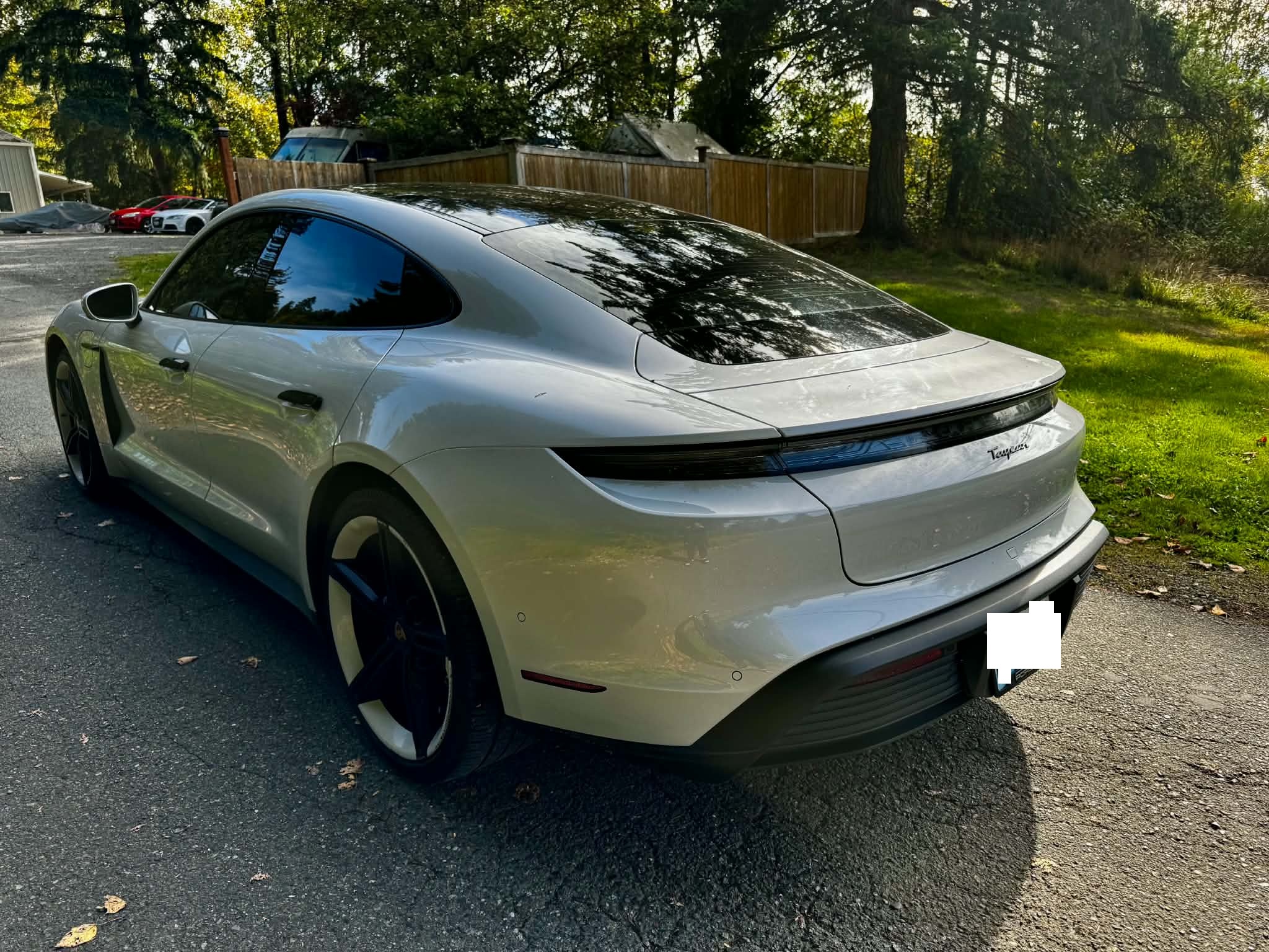 Used 2022 Porsche Taycan RWD image 5