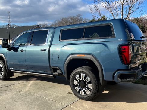 Used 2024 GMC Sierra 2500 Denali w/ Denali Reserve Package image 18