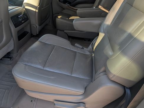 Used 2015 Chevrolet Suburban LTZ image 14