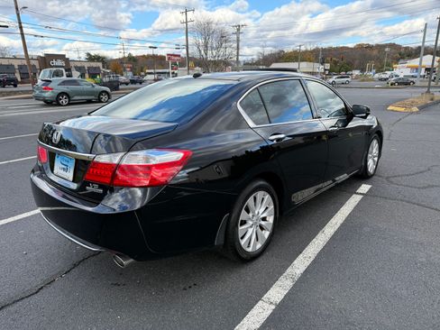 Used 2015 Honda Accord Touring image 12