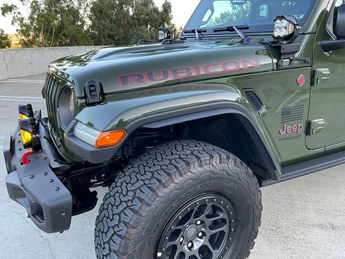 Used 2022 Jeep Wrangler Unlimited Rubicon w/ Xtreme Recon 35" Tire Package image 16