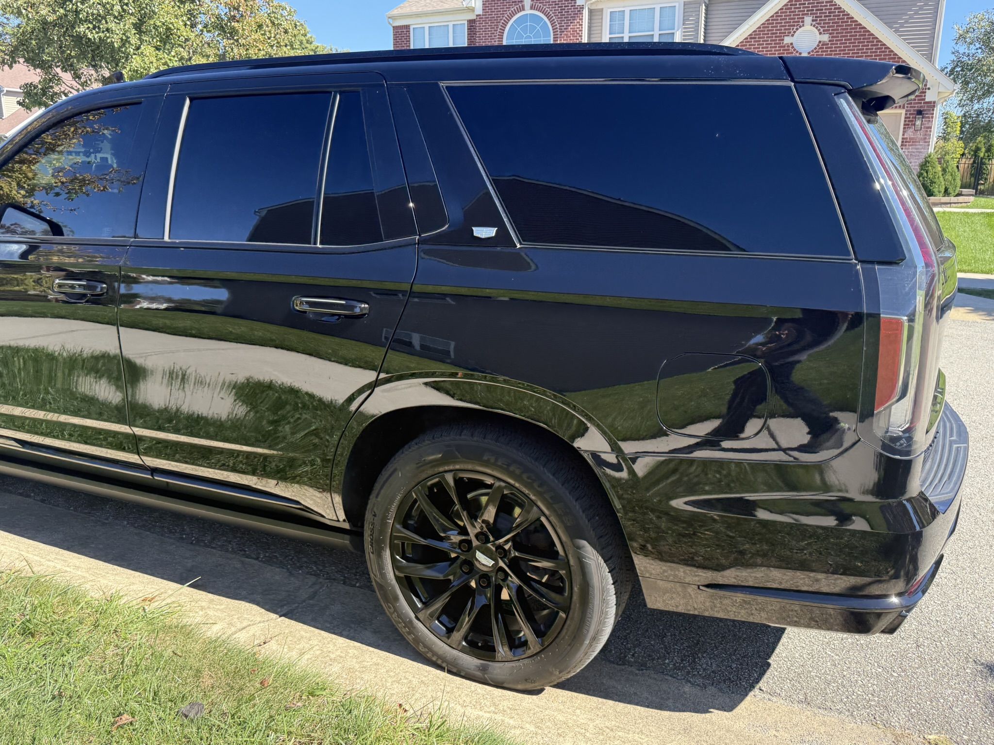 Used 2023 Cadillac Escalade Sport Platinum w/ LPO, ONYX Package AWD/4WD image 24