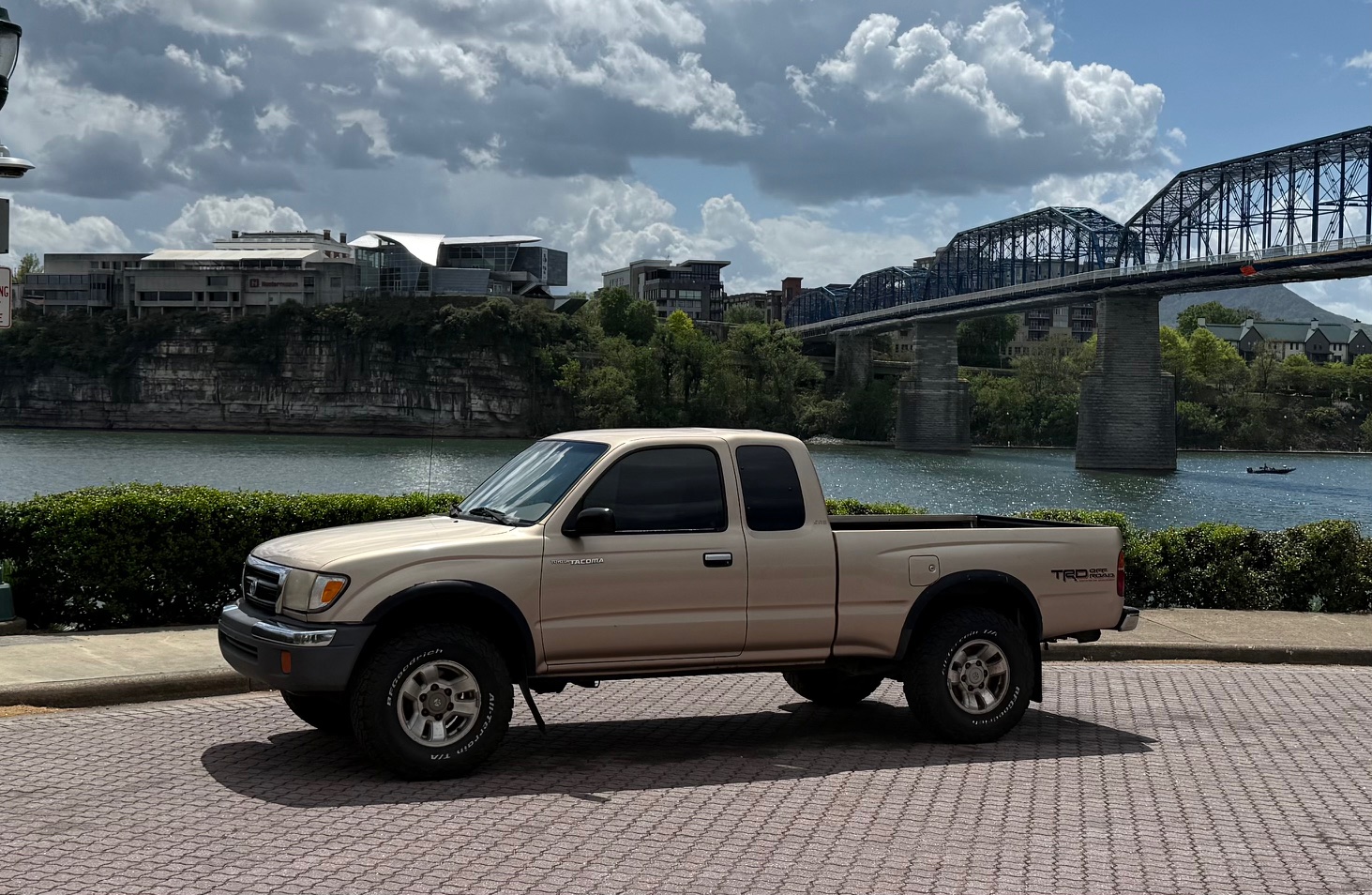 Used 1999 Toyota Tacoma 4x4 Xtracab V6 image 1