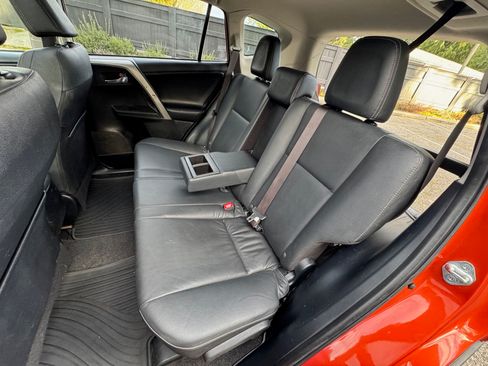 Used 2015 Toyota RAV4 Limited image 18