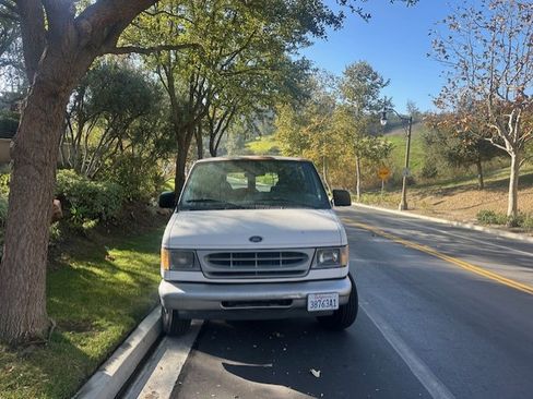 Used 2001 Ford E-350 and Econoline 350 Van image 9