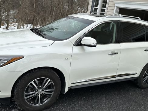 Used 2016 INFINITI QX60 AWD w/ Premium Plus Package image 2