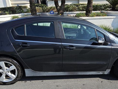 Used 2015 Chevrolet Volt Premium w/ Premium Trim Package image 4