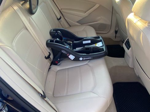 Used 2014 Volkswagen Passat 1.8T SE image 10