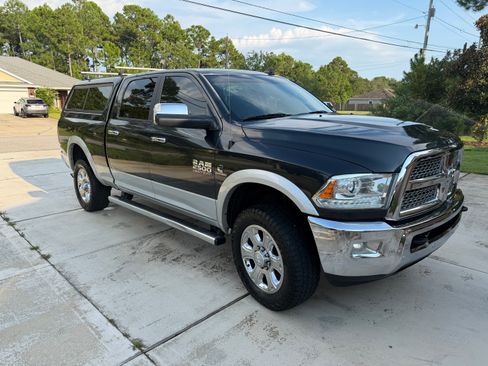 Used 2017 RAM 2500 Laramie AWD/4WD image 4