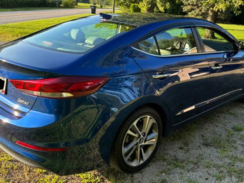 Used 2017 Hyundai Elantra Limited w/ Limited Tech Package 04 FWD image 6