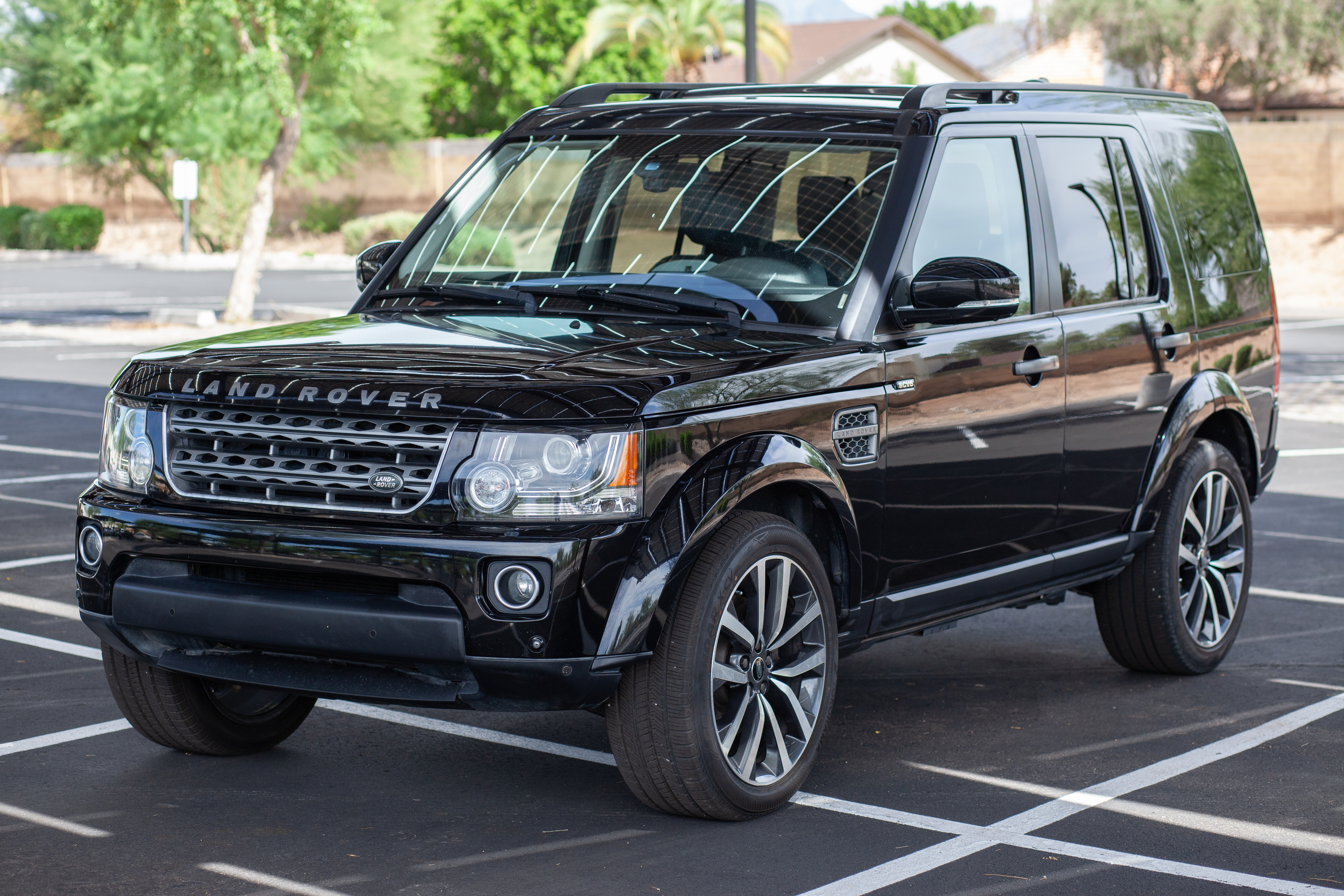 Used 2016 Land Rover LR4 HSE Silver Edition AWD/4WD image 1