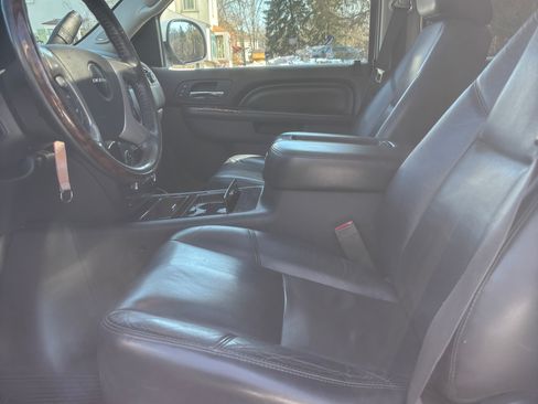 Used 2012 GMC Yukon Denali AWD/4WD image 10