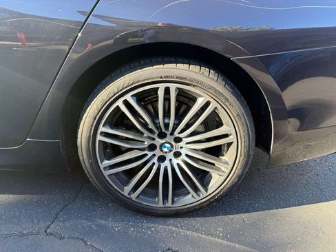 Used 2019 BMW 530e w/ M Sport Package image 18
