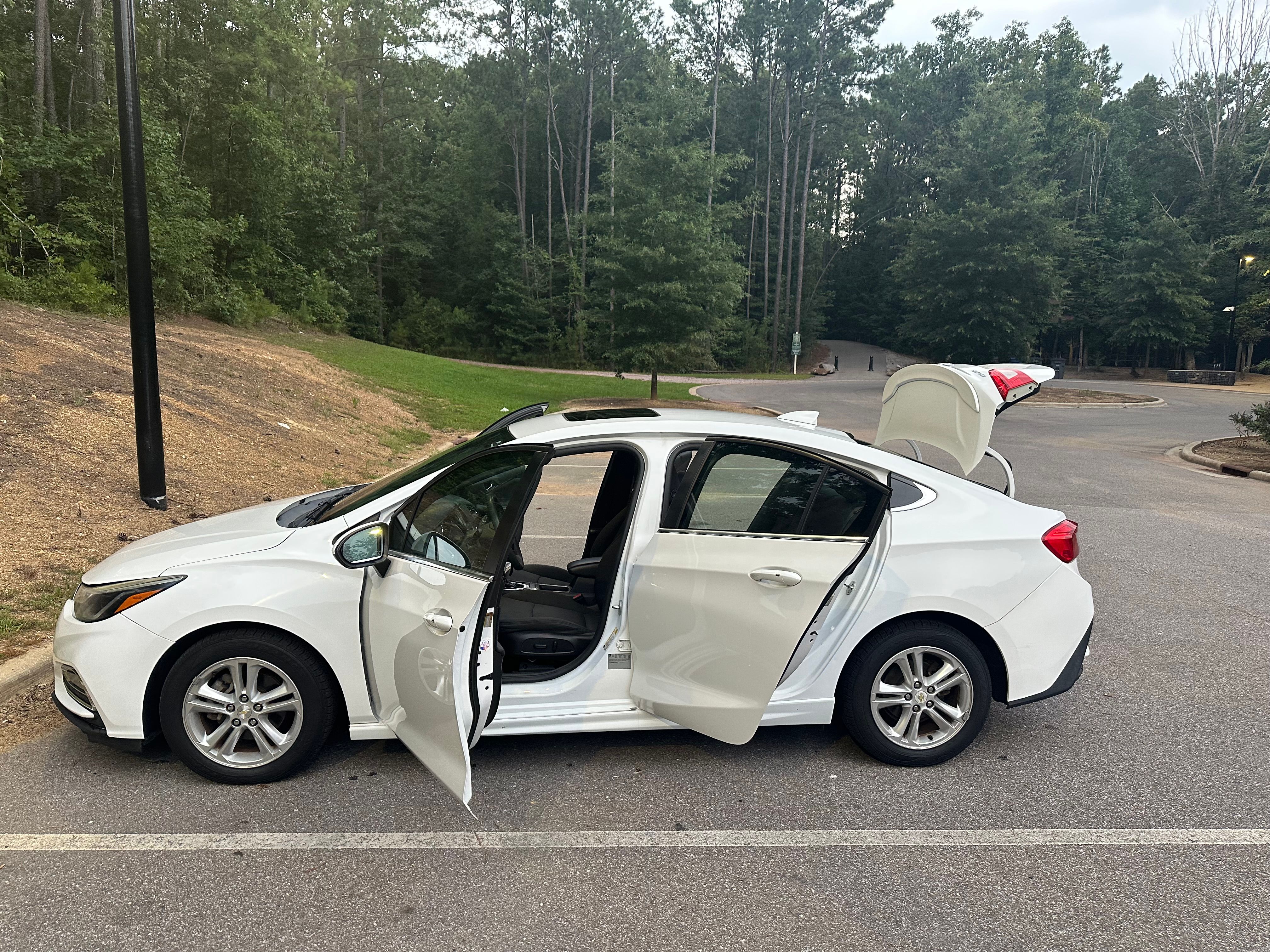 Used 2016 Chevrolet Cruze LT w/ Sun And Sound Package FWD image 14