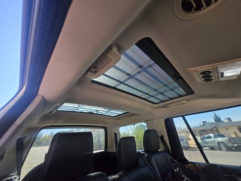 Used 2016 Land Rover LR4 HSE Silver Edition image 13