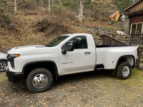 Used 2021 Chevrolet Silverado 3500 W/T w/ WT Convenience Package image 2