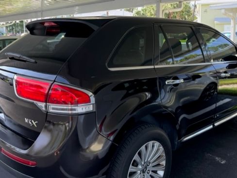 Used 2014 Lincoln MKX FWD w/ Walnut Swirl Wood Package image 14