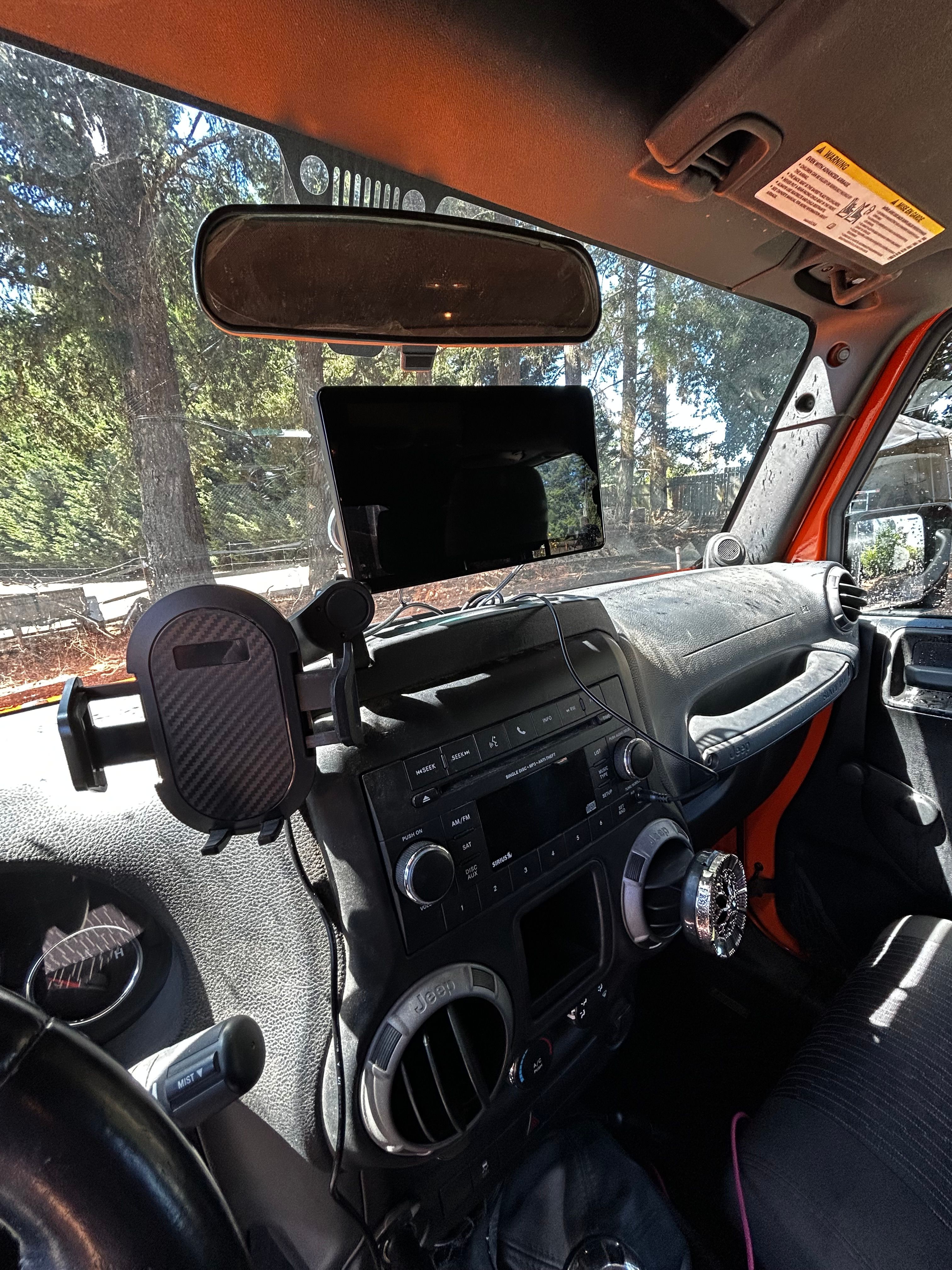 Used 2012 Jeep Wrangler Unlimited Sport w/ Connectivity Group AWD/4WD image 12