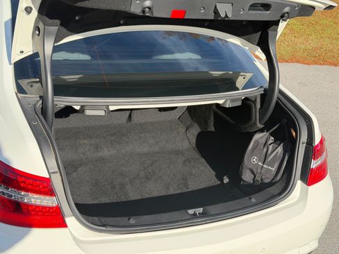 Used 2011 Mercedes-Benz E 550 Coupe image 10