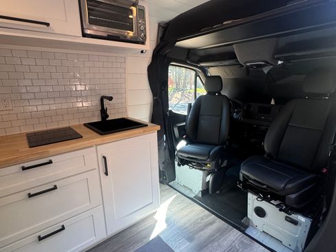 Used 2023 Mercedes-Benz Sprinter 2500 image 18