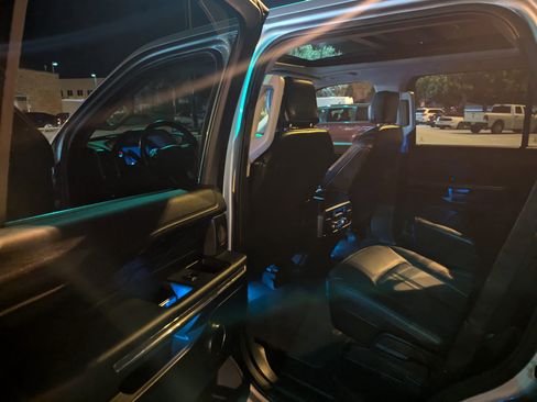 Used 2019 Ford Expedition Platinum RWD image 18