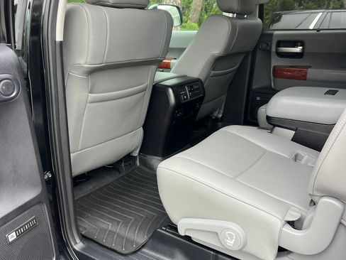 Used 2019 Toyota Sequoia Platinum AWD/4WD image 10