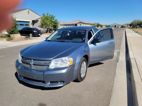 Used 2008 Dodge Avenger SE image 1