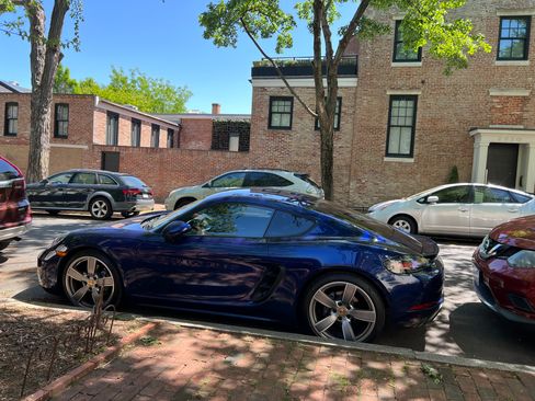 Used 2021 Porsche 718 Cayman RWD image 12