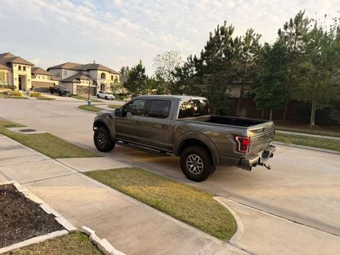 Used 2018 Ford F150 Raptor w/ Equipment Group 802A Luxury image 5